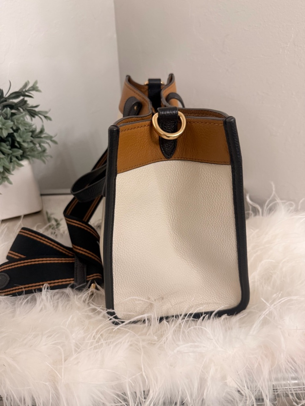 COACH Field Tote 30 In Colorblock With Coach logo Badge Handbag - Picture 4 of 8